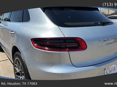 Used 2015 Porsche Macan Turbo AWD/4WD image 18