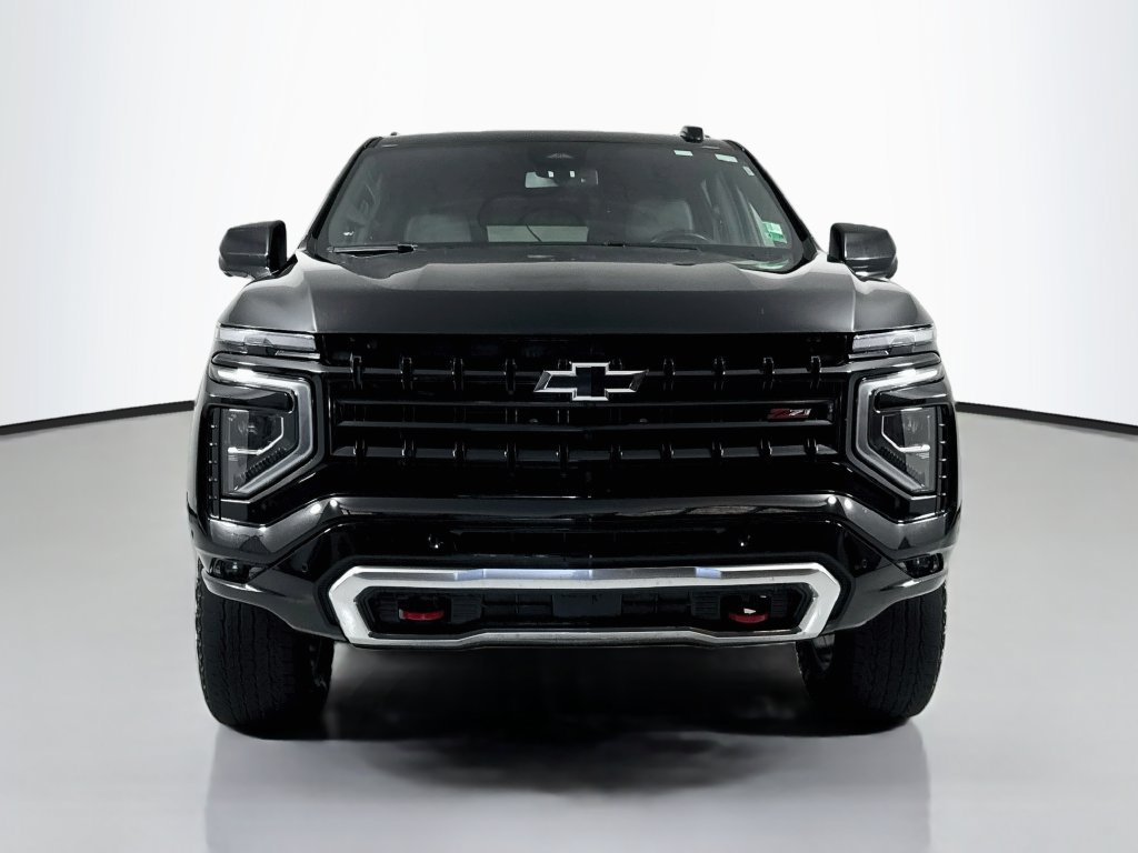 Used 2025 Chevrolet Suburban Z71 AWD/4WD image 3