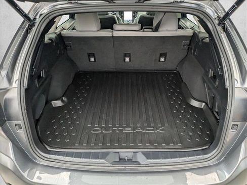 Used 2023 Subaru Outback Limited image 6