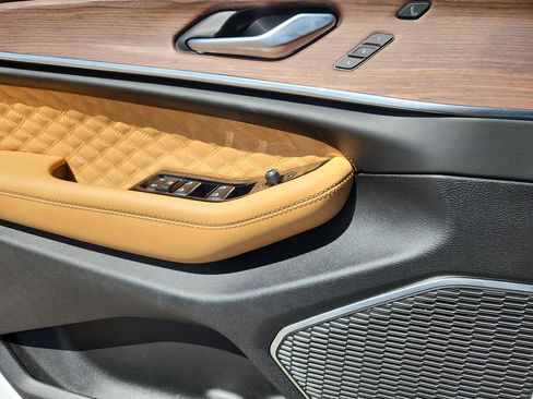 Certified 2024 Jeep Grand Cherokee Summit AWD/4WD image 6