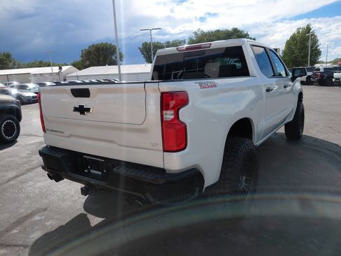 Used 2021 Chevrolet Silverado 1500 LT Trail Boss w/ Convenience Package II AWD/4WD image 4