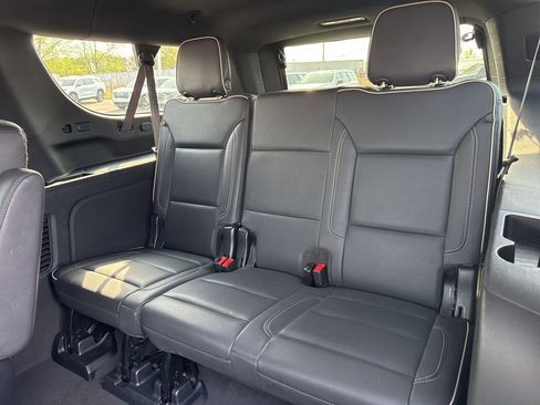 Used 2023 Chevrolet Suburban Premier image 13