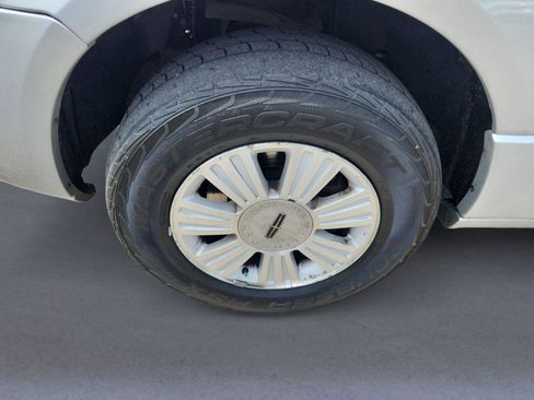 Used 2014 Lincoln Navigator 4WD image 9