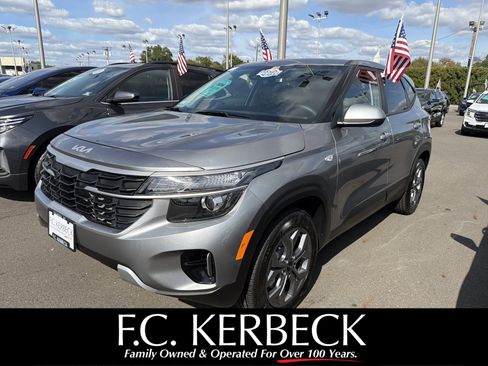 Used 2025 Kia Seltos LX image 1