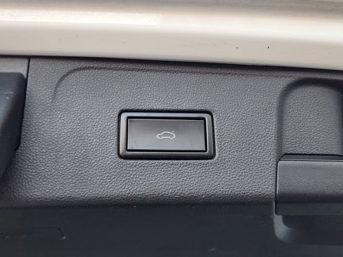 Used 2019 Volkswagen Atlas SE image 35