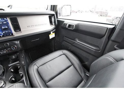Used 2026 Ford Bronco Outer Banks AWD/4WD image 13