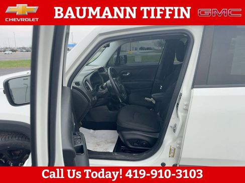 Used 2017 Jeep Renegade Altitude image 19