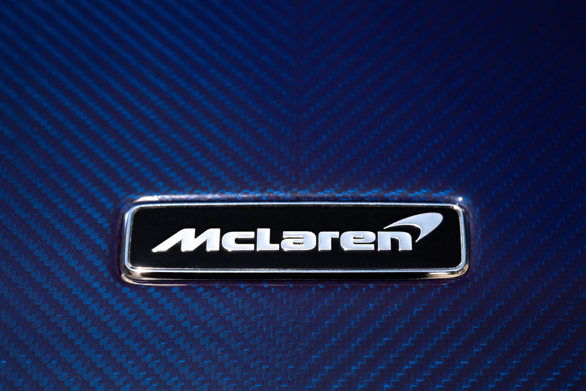 Used 2019 McLaren Senna RWD image 16
