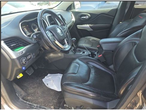 Used 2018 Jeep Cherokee Trailhawk w/ Quick Order Package 27L image 12