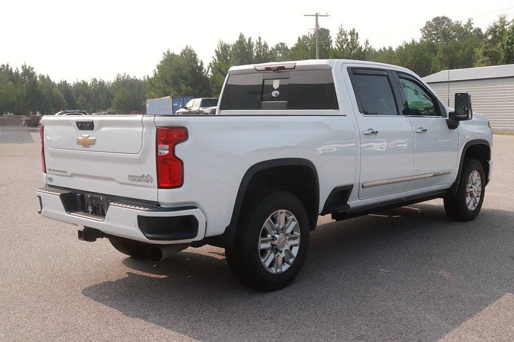 Used 2024 Chevrolet Silverado 2500 High Country w/ Technology Package AWD/4WD image 6