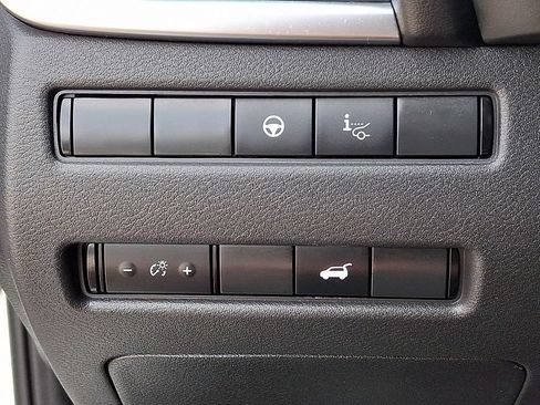Used 2021 Nissan Rogue Platinum AWD/4WD image 29