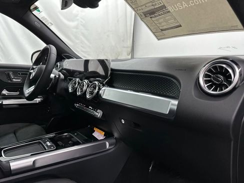 Used 2025 Mercedes-Benz GLB 35 AMG 4MATIC image 25
