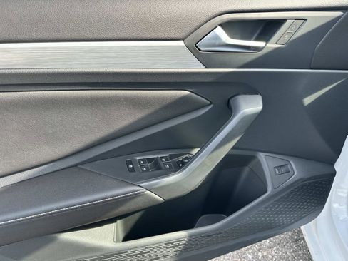 Used 2025 Volkswagen Jetta Sport image 15