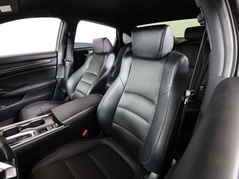 Used 2019 Honda Accord Sport image 11
