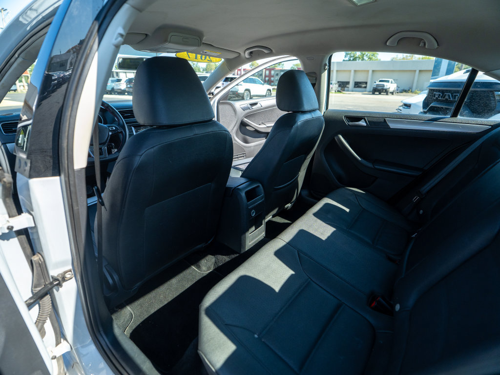 Used 2017 Volkswagen Jetta S w/ Jetta S Cold Weather Package FWD image 16