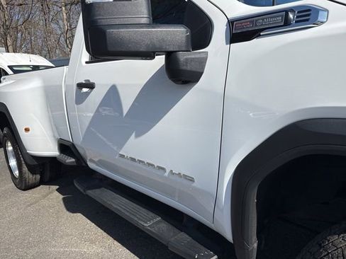 Used 2025 GMC Sierra 3500 Pro w/ 1SA Pro Safety Plus Package AWD/4WD image 17