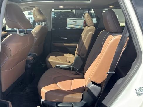 Used 2025 Toyota Grand Highlander AWD image 8