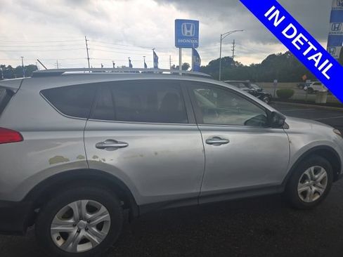 Used 2014 Toyota RAV4 LE AWD/4WD image 5