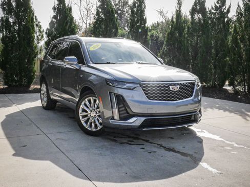 Used 2020 Cadillac XT6 Premium Luxury image 2