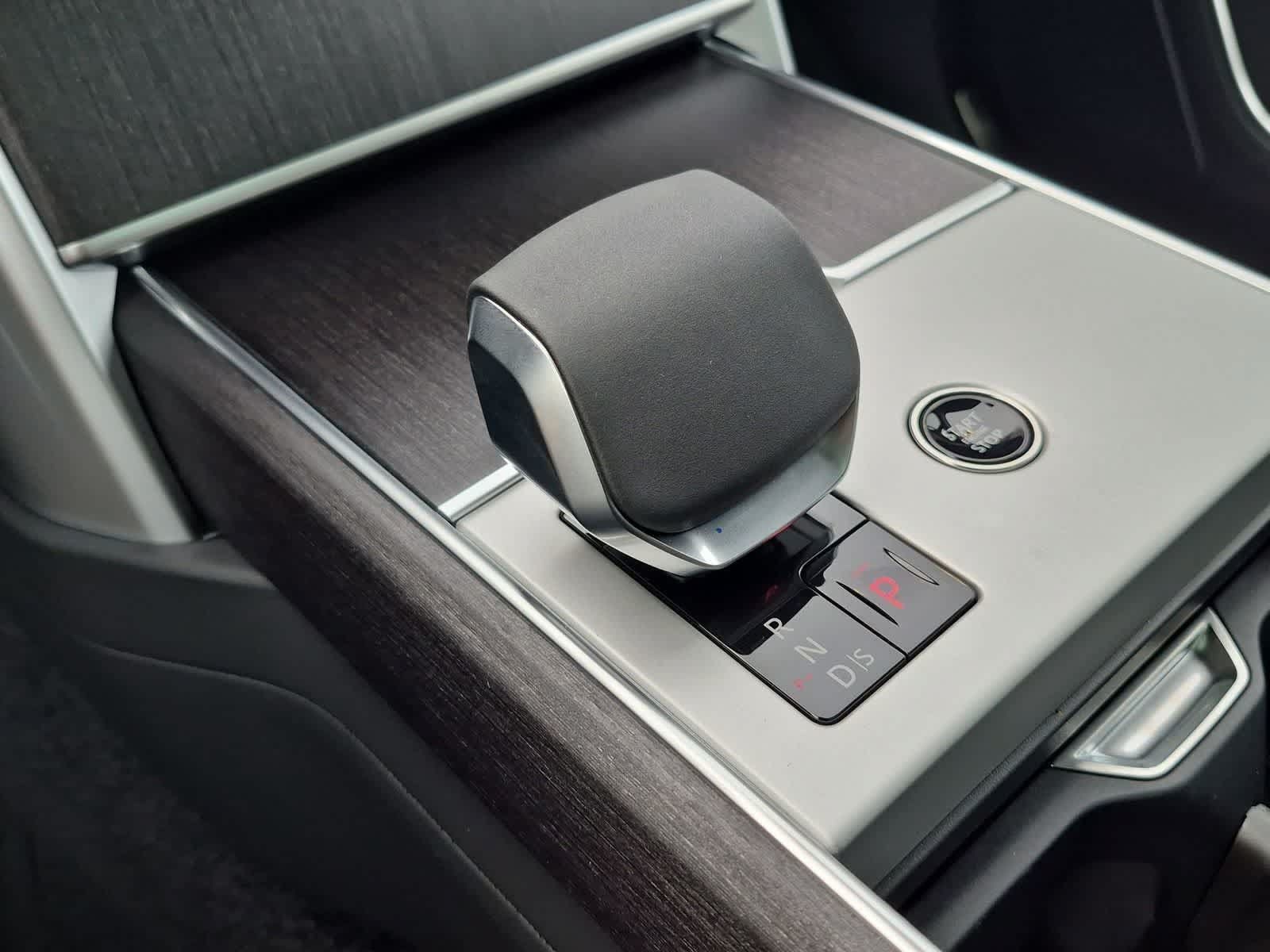 New 2026 Land Rover Range Rover SE AWD/4WD image 32
