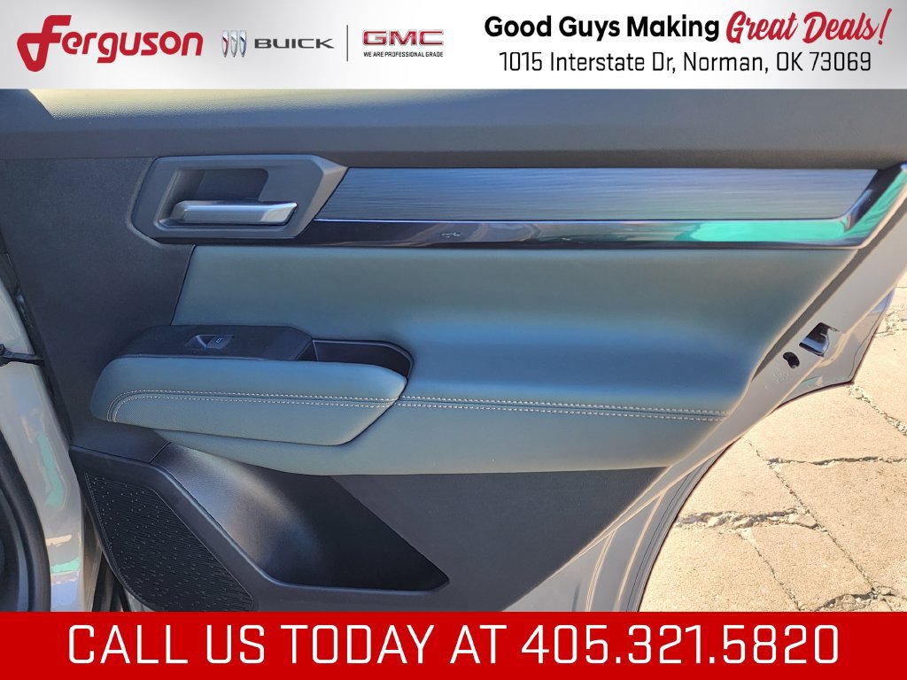 New 2027 GMC Terrain AT4 w/ Convenience Package III AWD/4WD image 43