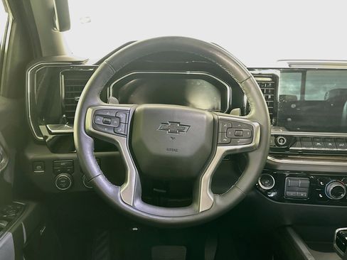 Used 2025 Chevrolet Silverado 1500 RST w/ Redline Edition AWD/4WD image 17