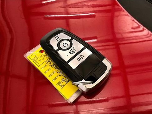 Used 2020 Ford Explorer XLT w/ Comfort Package AWD/4WD image 9
