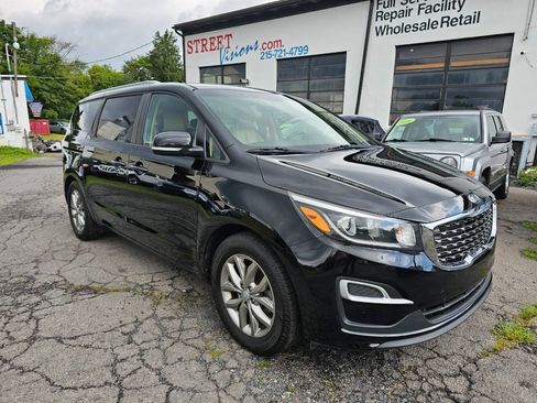 Used 2019 Kia Sedona EX FWD image 1