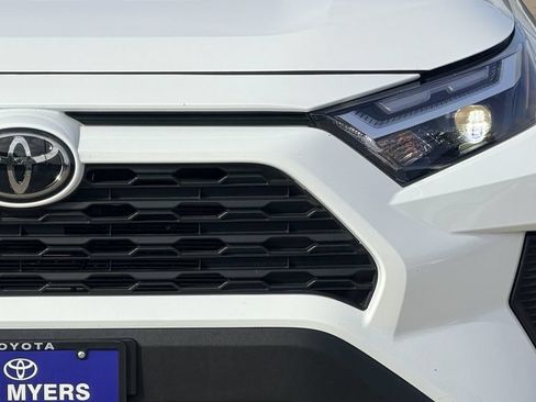 Used 2025 Toyota RAV4 XLE FWD image 5