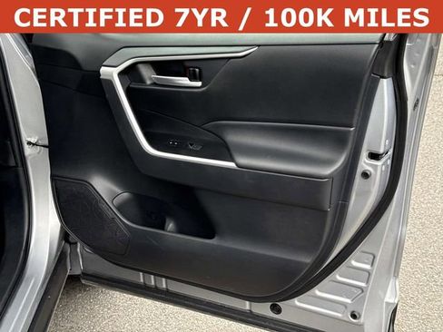 Used 2025 Toyota RAV4 XLE AWD/4WD image 8