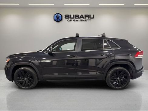 Used 2023 Volkswagen Atlas Cross Sport SE w/ Black Wheel Package image 2