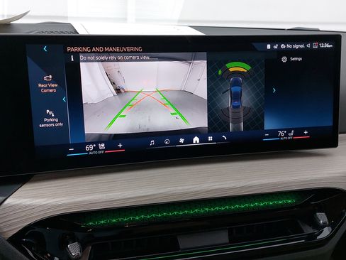 Used 2025 BMW 230i 230i w/ M Sport Package image 23