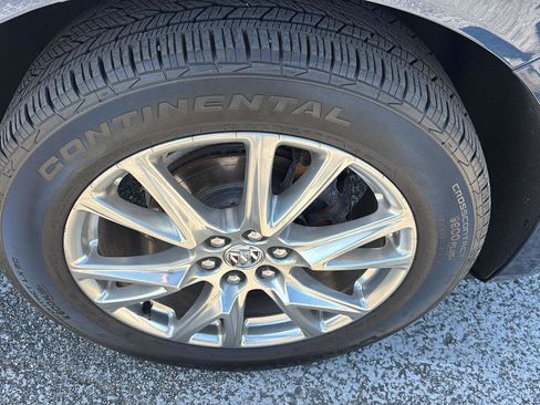 Used 2023 Buick Enclave Essence w/ Experience Buick Package image 9