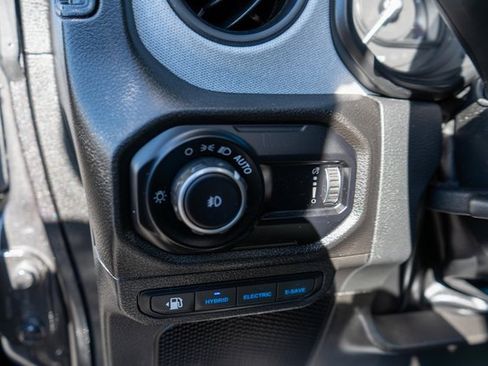 Used 2024 Jeep Wrangler Unlimited w/ Convenience Group image 14