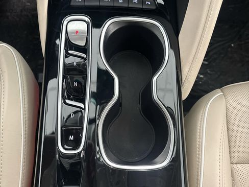 Used 2023 Buick Envision Avenir image 31