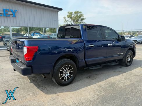 Used 2021 Nissan Titan SV w/ SV Convenience Package AWD/4WD image 7
