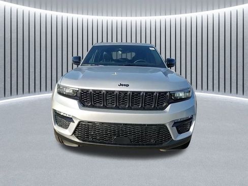 New 2025 Jeep Grand Cherokee Limited w/ Luxury Tech Group II image 8