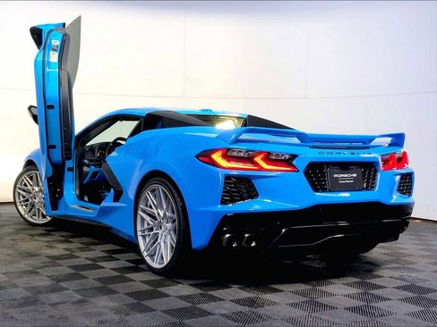 Used 2022 Chevrolet Corvette Stingray Premium Conv w/ Z51 Performance Package image 3