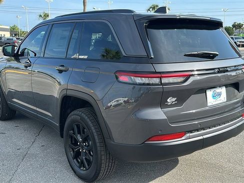New 2026 Jeep Grand Cherokee Altitude RWD image 4