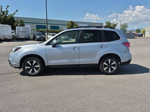 Used 2017 Subaru Forester 2.5i Premium AWD/4WD image 7