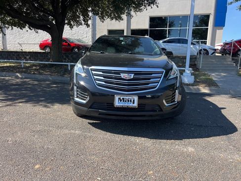 Used 2018 Cadillac XT5 FWD image 2