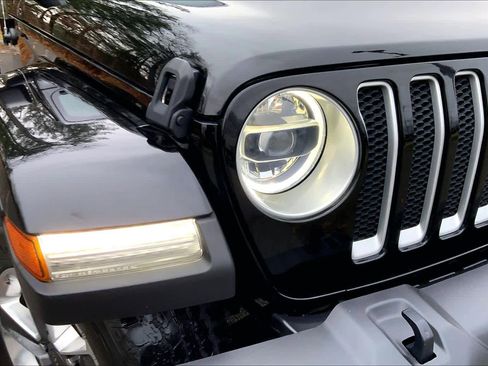 Used 2021 Jeep Wrangler Unlimited Sahara w/ LED Lighting Group image 24