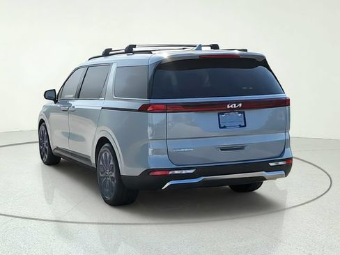 Certified 2024 Kia Carnival SX Prestige FWD image 4