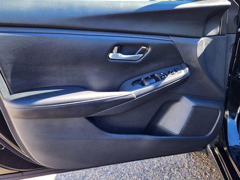 Used 2025 Nissan Sentra SV w/ All-Weather Package FWD image 8