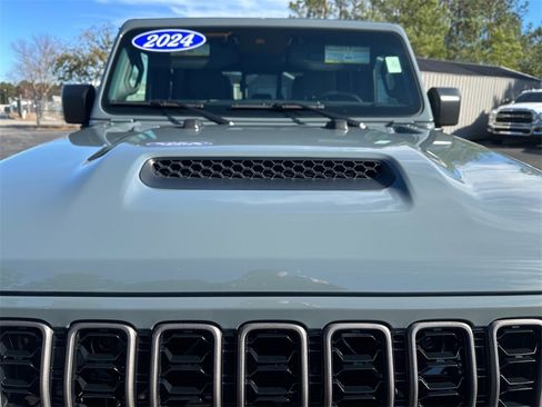 Used 2024 Jeep Gladiator Mojave w/ Convenience Group image 34