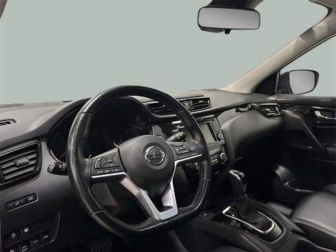 Used 2022 Nissan Rogue Sport SL image 12