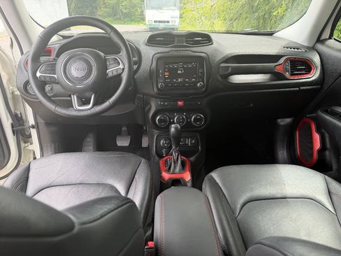 Used 2016 Jeep Renegade Trailhawk w/ Premium Trailhawk Package AWD/4WD image 24