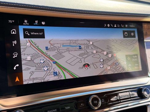 Used 2025 Bentley Flying Spur Plug-In Hybrid AWD/4WD image 24