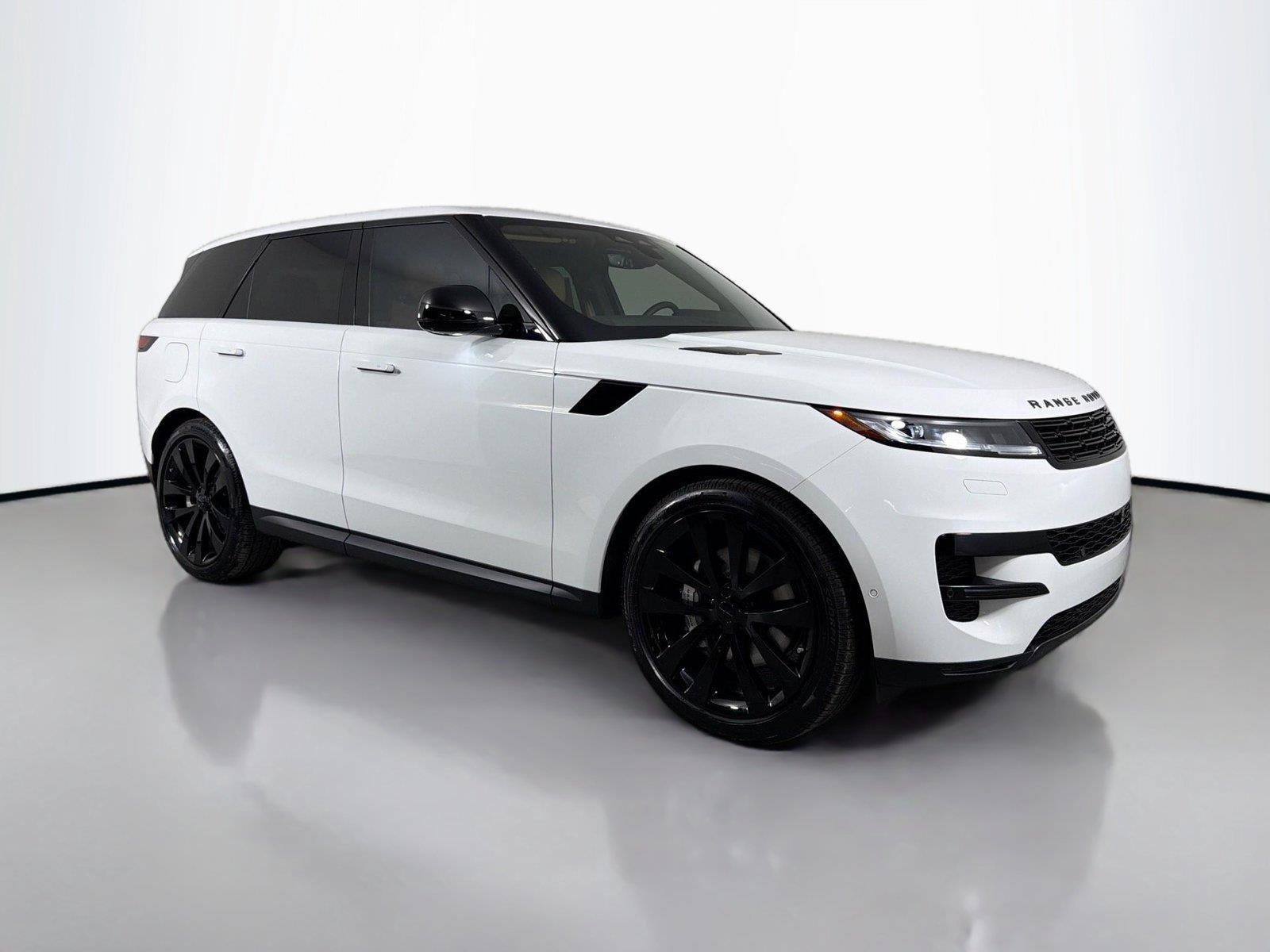 Certified 2026 Land Rover Range Rover Sport SE AWD/4WD image 3
