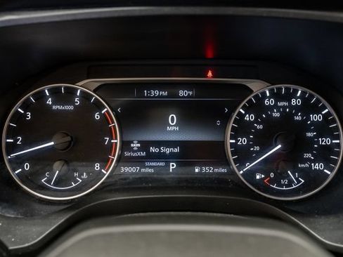 Used 2025 Nissan Rogue SV FWD image 16